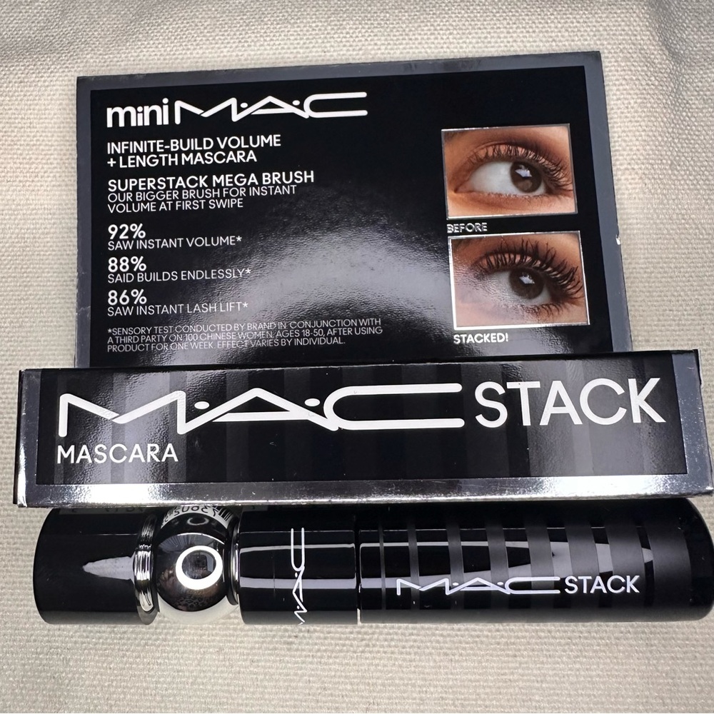 Mini MAC Stack Mascara - Black Stack